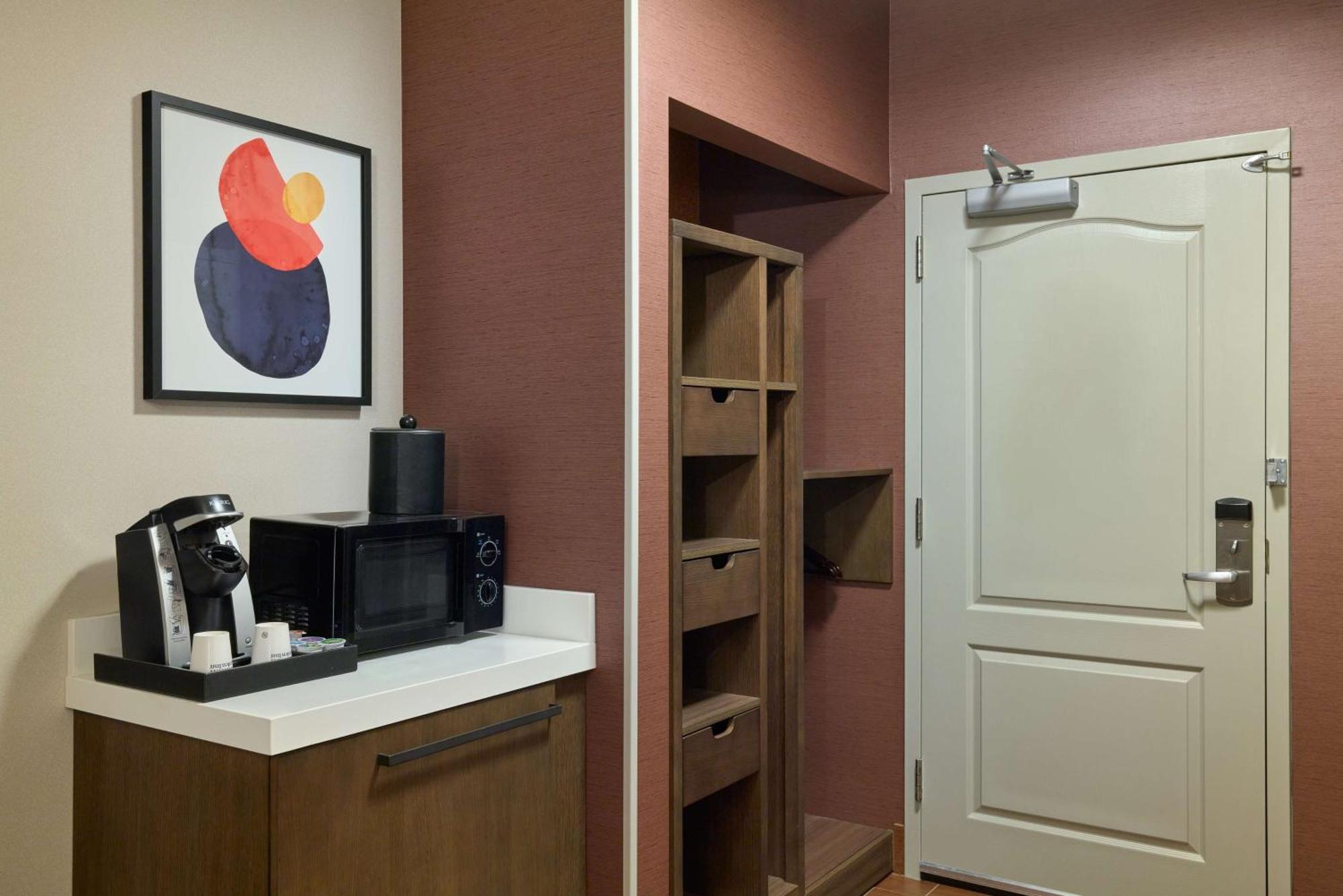Hilton Garden Inn Блумингтон Экстерьер фото