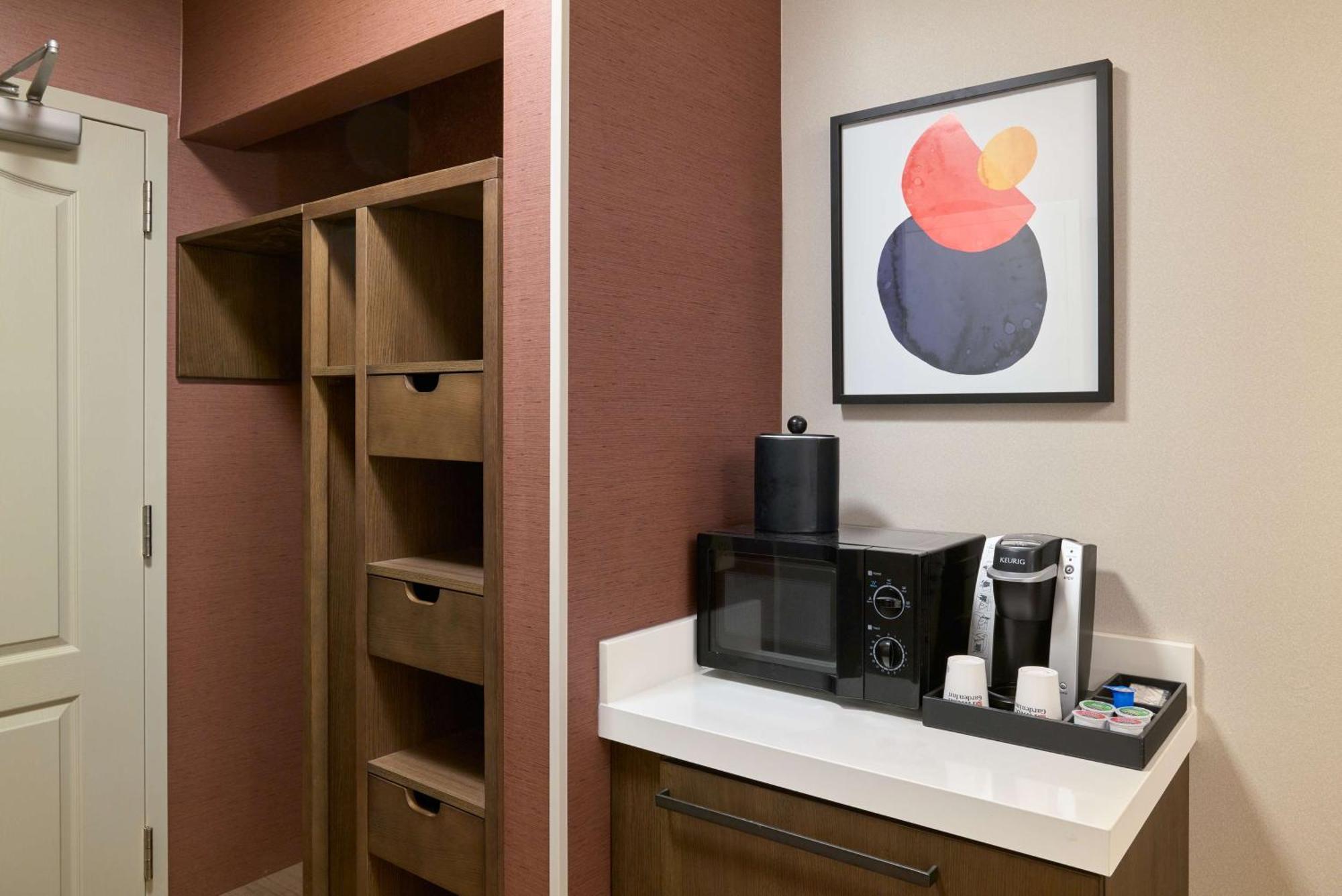 Hilton Garden Inn Блумингтон Экстерьер фото
