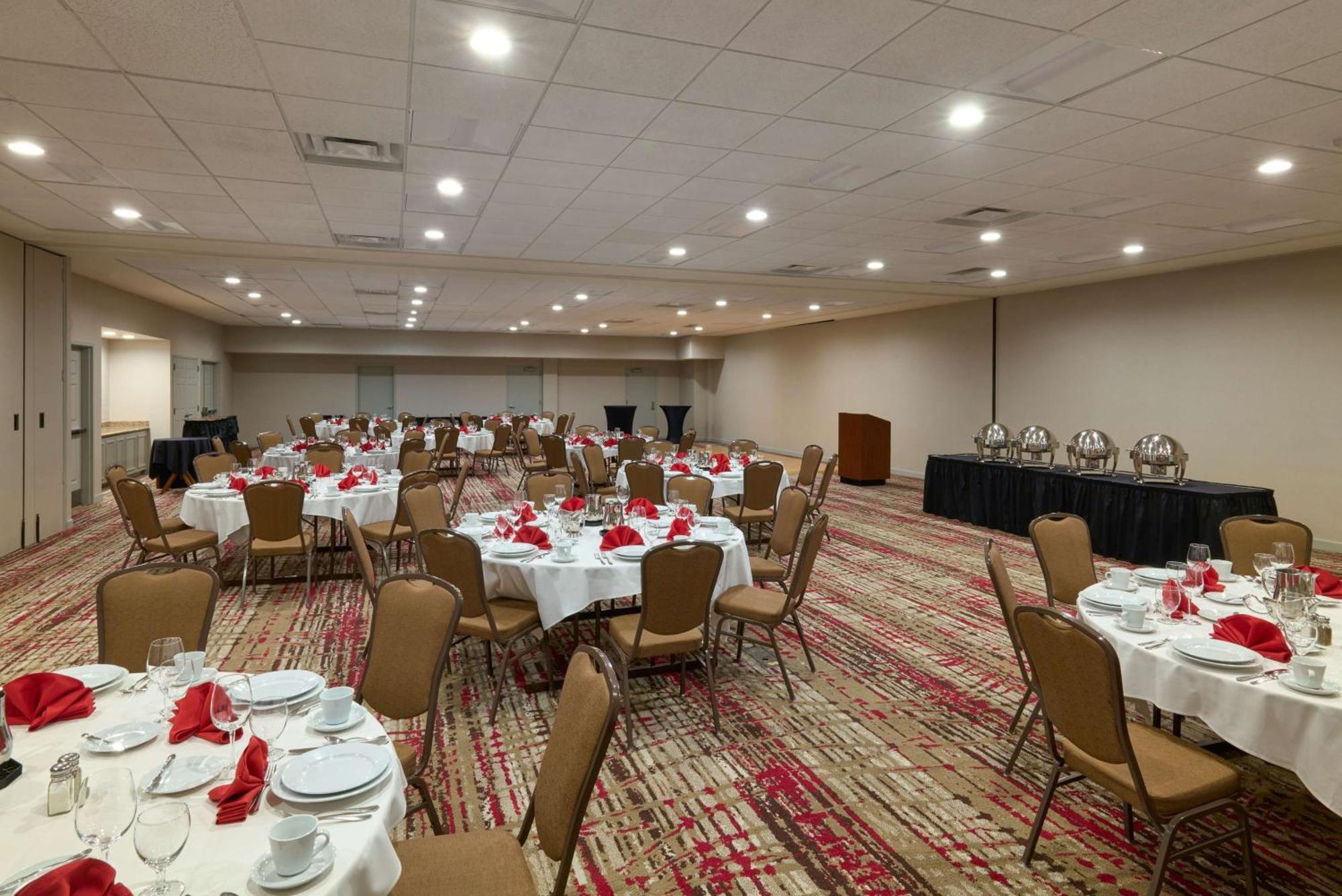 Hilton Garden Inn Блумингтон Экстерьер фото