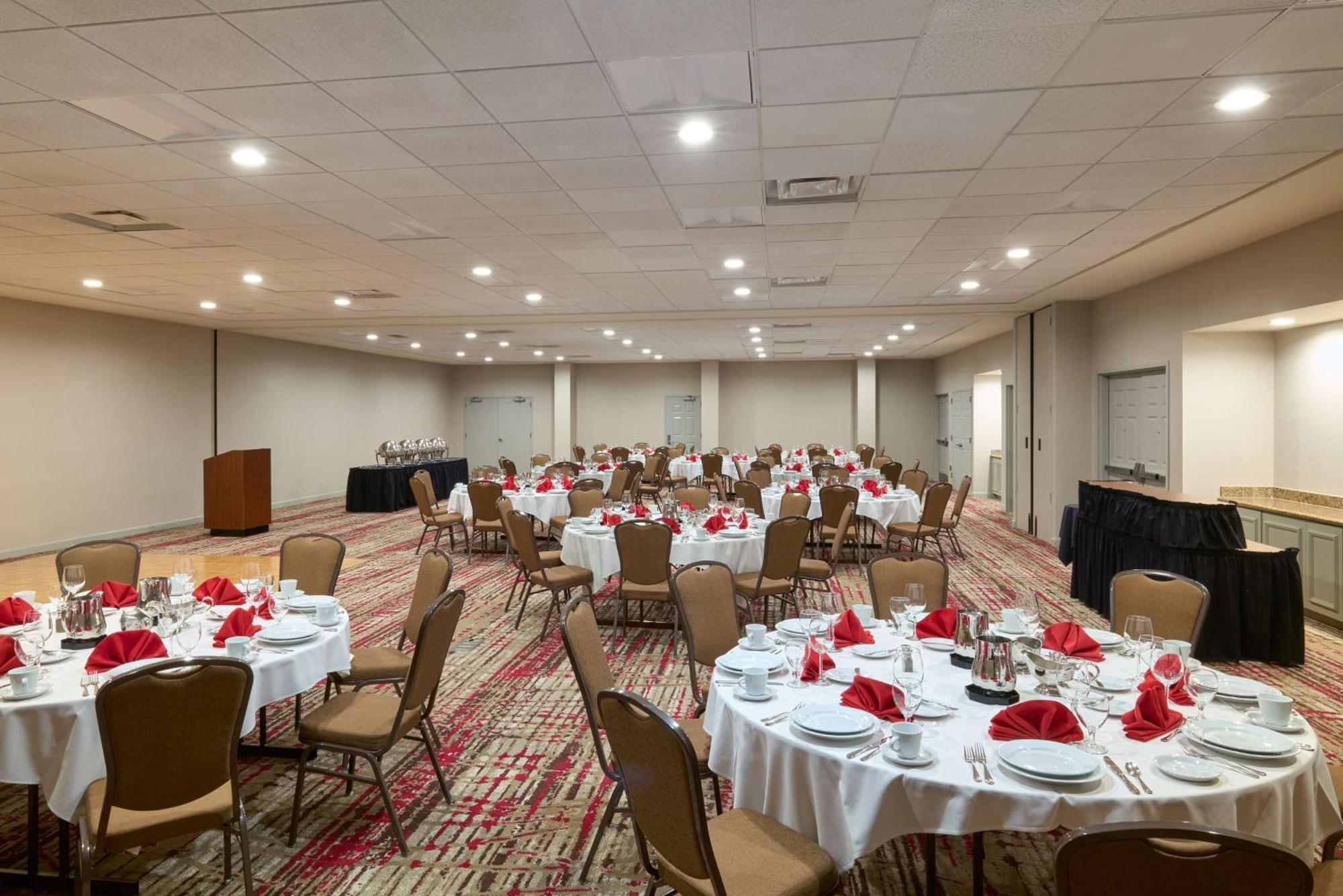 Hilton Garden Inn Блумингтон Экстерьер фото