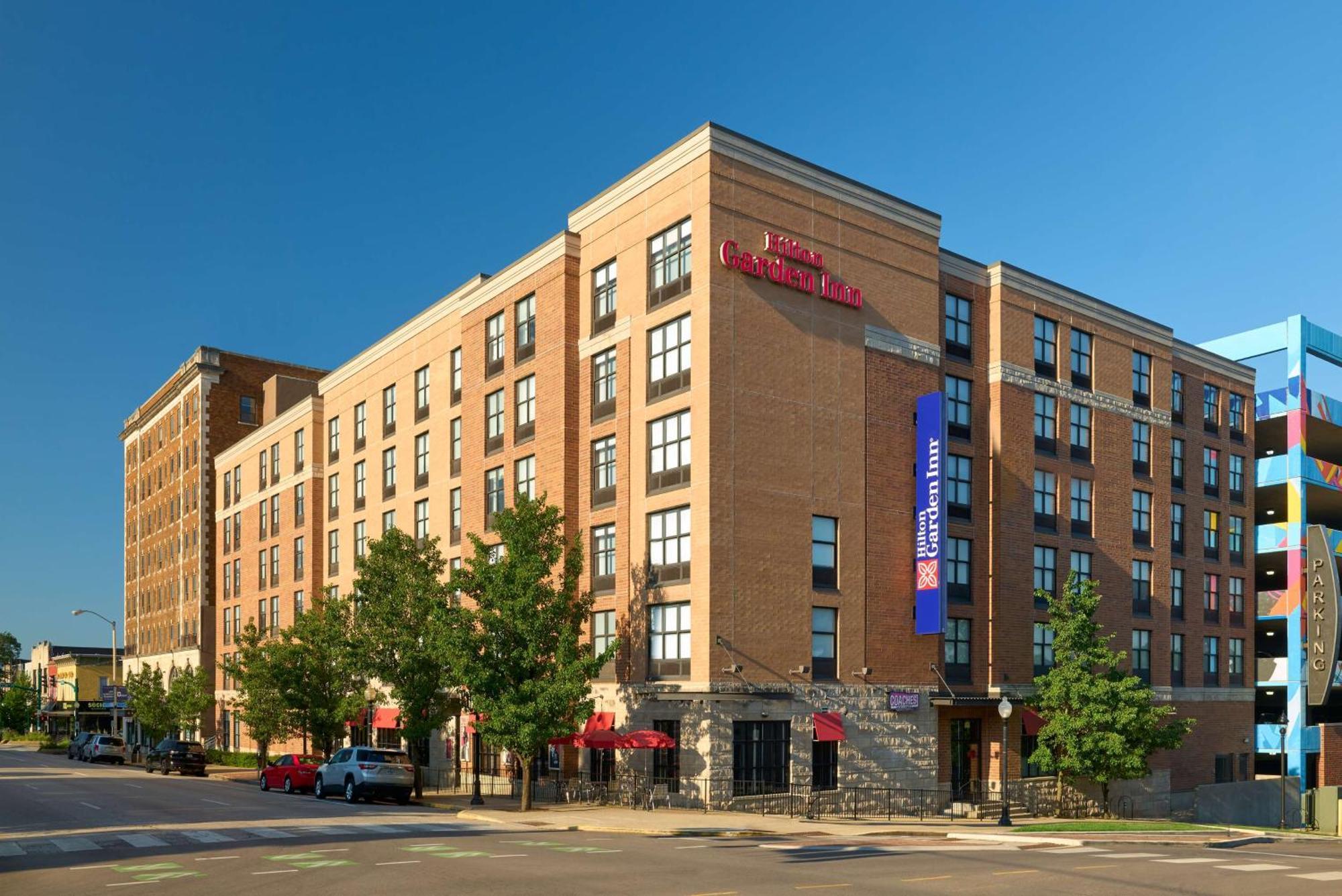 Hilton Garden Inn Блумингтон Экстерьер фото