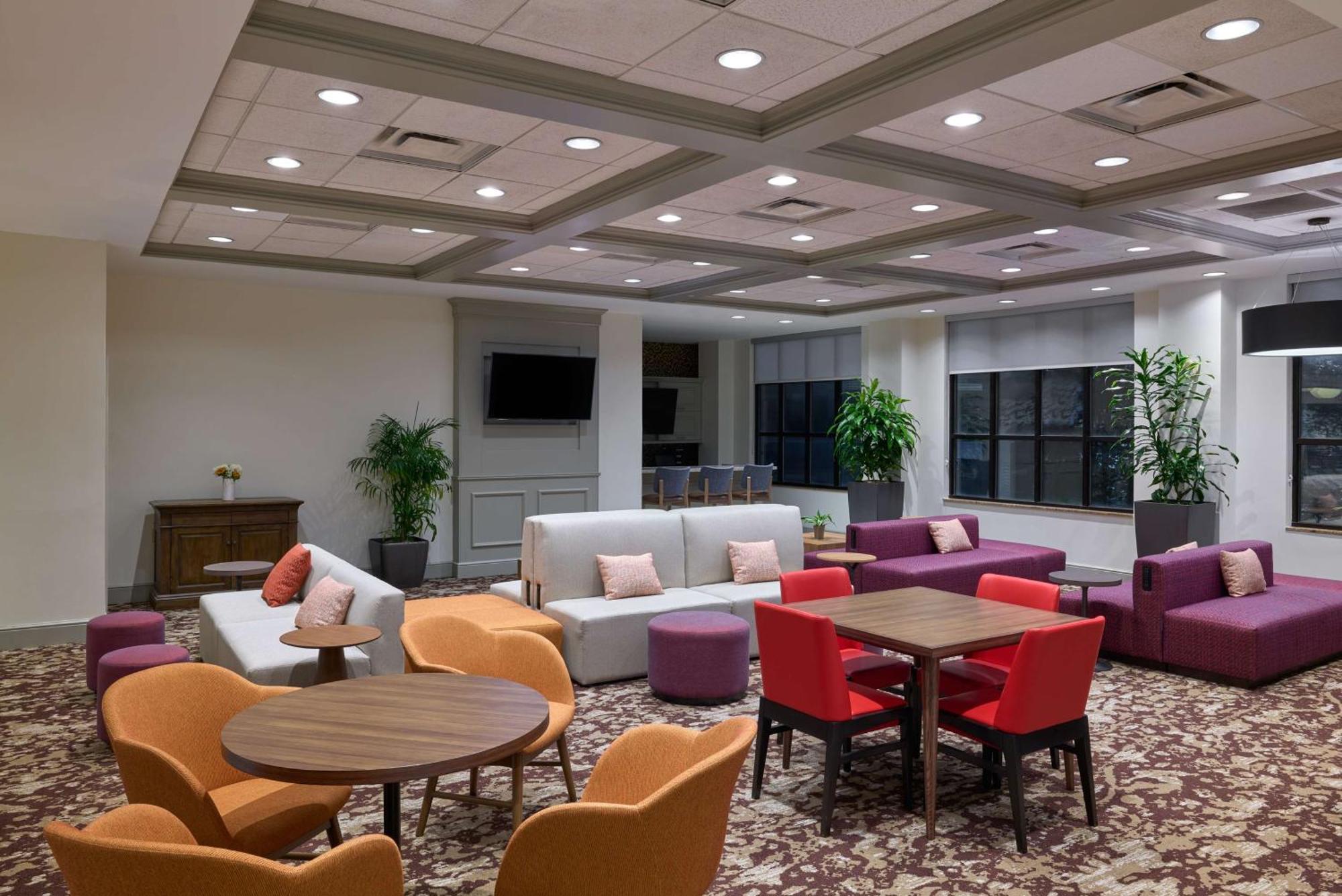 Hilton Garden Inn Блумингтон Экстерьер фото