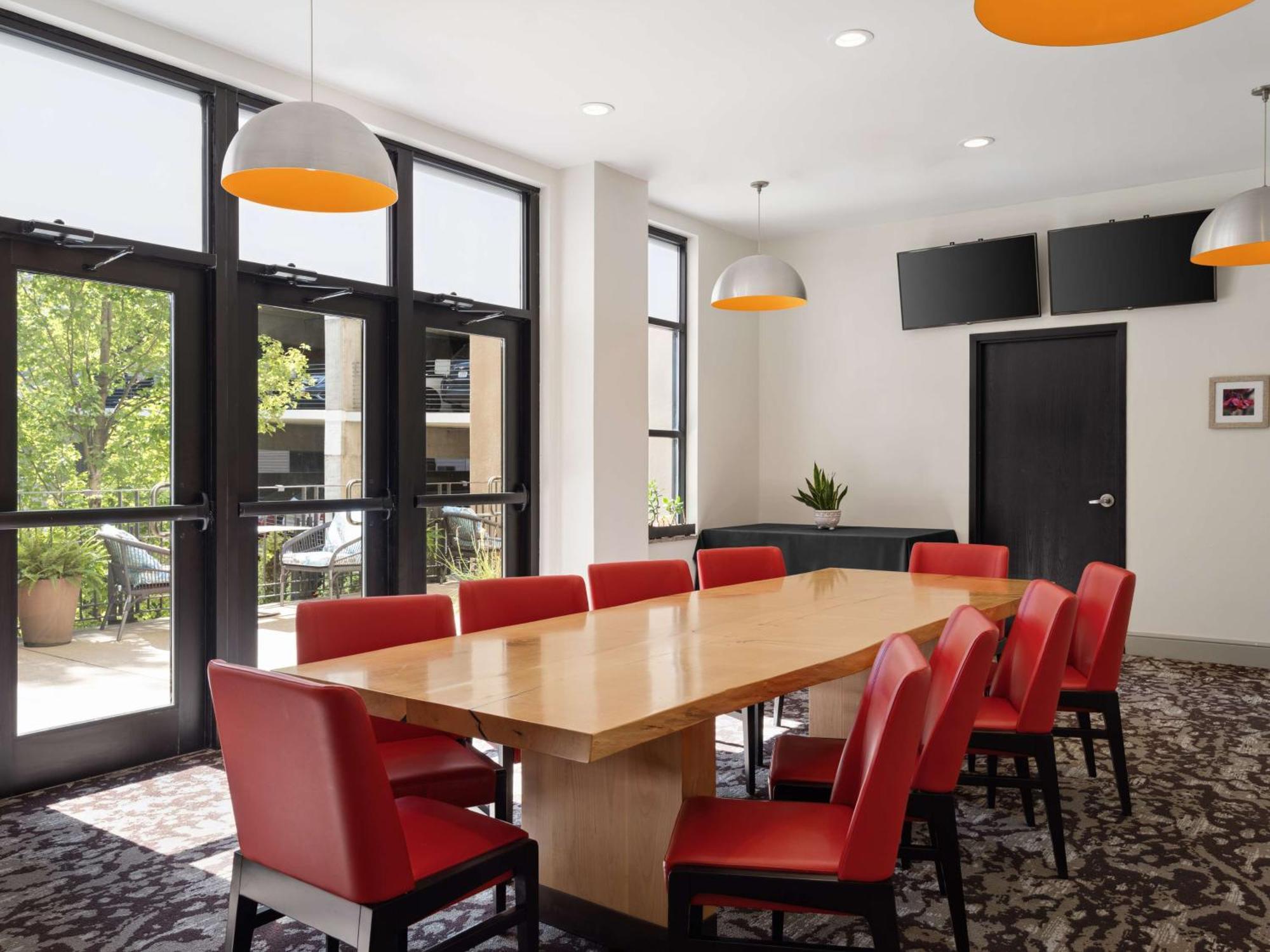 Hilton Garden Inn Блумингтон Экстерьер фото